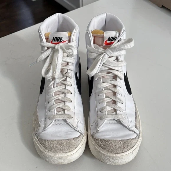 Nike Women’s Blazer Mid 77 White and Black Sneakers size 9 - Picture 2 of 6